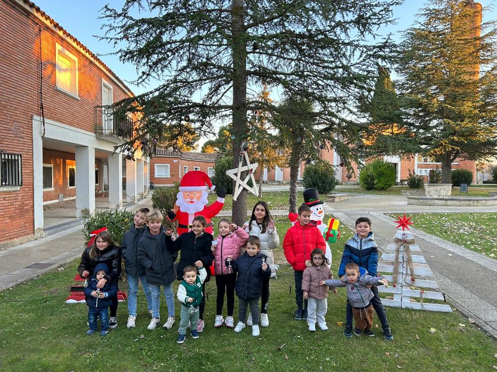 Imagen Valfonda de Santa Ana fomenta los lazos vecinales por Navidad