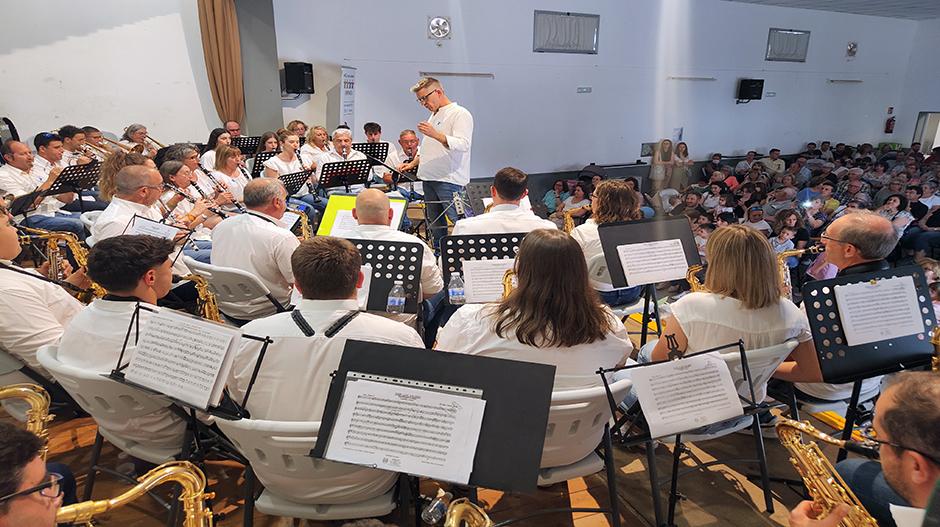 Imagen Monegros se vuelcan con el concierto solidario a favor de Aspanoa